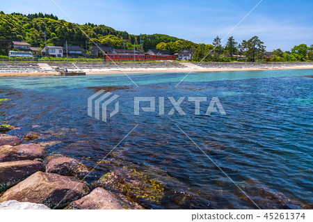 "Toyama prefecture" Himi line running on Ameyu coast 45261374