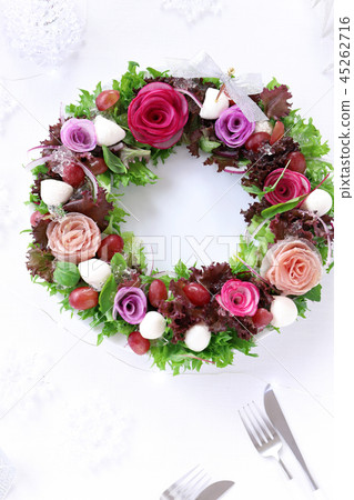 聖誕節玫瑰花圈沙拉 聖誕節玫瑰花圈沙拉 45262716