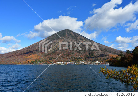中禪寺湖和山 中禪寺湖和山 45269019