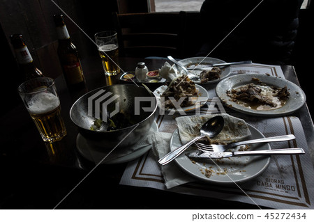 Eating 45272434