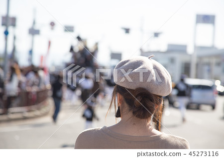 A woman watching the Danjiri Festival 45273116