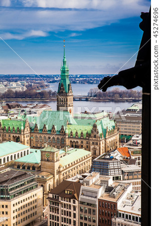 View over the beautiful city of Hamburg 45274696