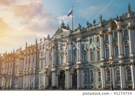 winter palace in the city of St. Petersburg. winter palace in the city of St. Petersburg. 45274754