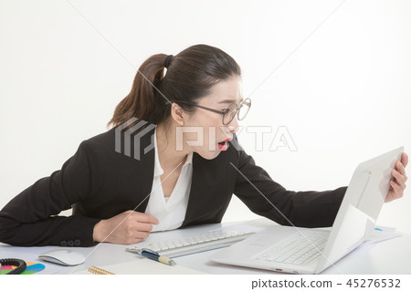 Career woman working in the office Career woman working in the office 45276532
