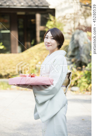 New Year gift year-end gift image Kimono figure woman New Year gift year-end gift image Kimono figure woman 45280539