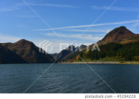 Scenery along the Agano River Scenery along the Agano River 45284228