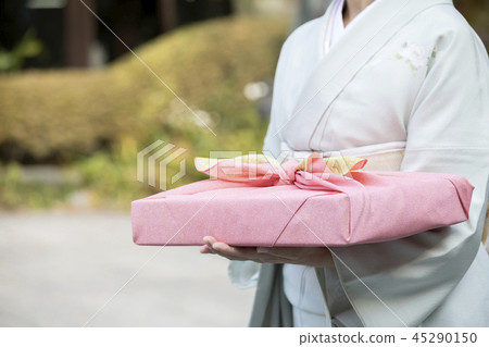 新年禮物年終禮物圖像和服圖女人 45290150