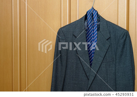 Suit 45293931