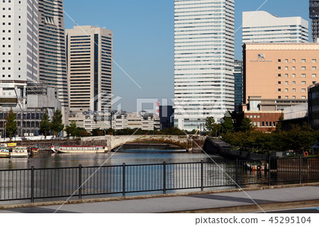 Yokohama Skyline Universal Bridge 45295104
