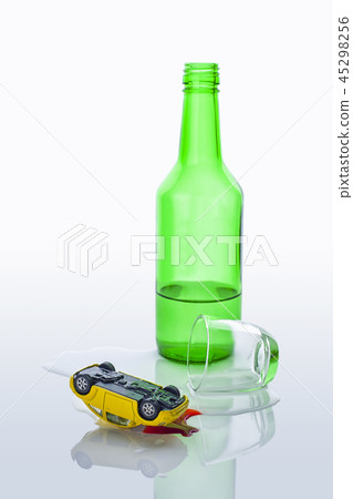 Drunk driving, drinking, drinking, shochu, accident Drunk driving, drinking, drinking, shochu, accident 45298256