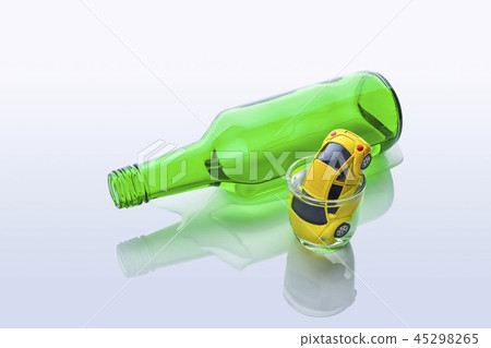 Drunk driving, drinking, drinking, shochu, accident 45298265