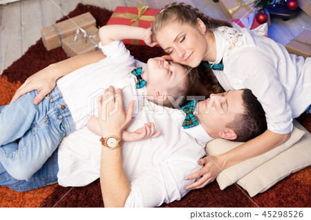 mom dad and son new year holidays Christmas tree gifts mom dad and son new year holidays Christmas tree gifts 45298526