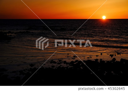 Evening view of the Sea of Japan 45302645