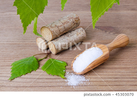 sugar substitute xylitol, scoop with birch sugar, liefs and wood 45303070