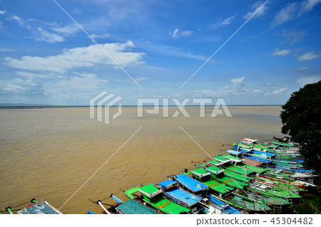 Ayeyawadee river seen from Boopaya Ayeyawadee river seen from Boopaya 45304482
