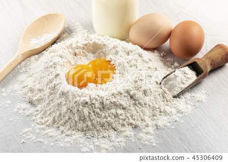 flour and eggs 45306409