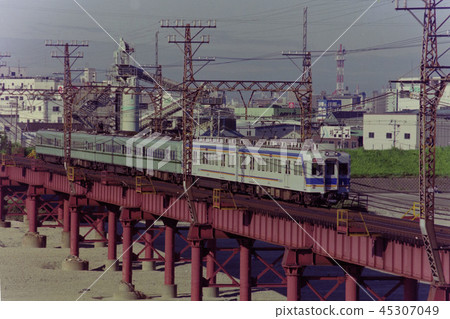 Nankai Express Zoom Car穿越大和河 45307049