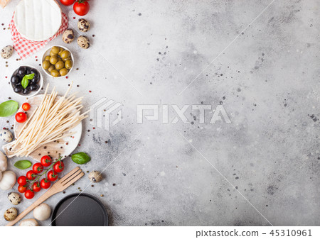 Homemade spaghetti pasta with quail eggs Homemade spaghetti pasta with quail eggs 45310961