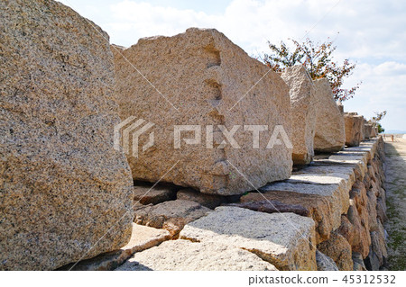 [Asujima Island]大阪城Sekai紀念公園（縣指定文化財產大阪城市石垣石垣Ishigiri Tobi Koshi Koba踪跡和Kokai Maru石頭組） 45312532