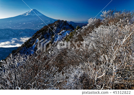 Icebergs and Mt. Fuji of Misaka mountain range and Onigatake 45312822