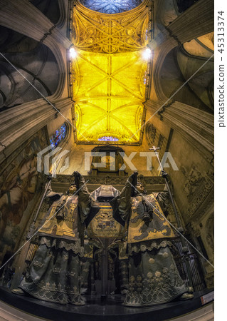 Columbus burial tomb 45313374