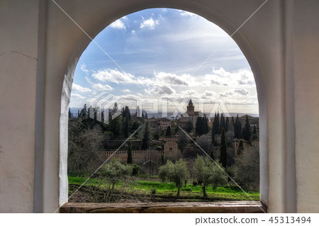 alhambra palace view from generalife 45313494