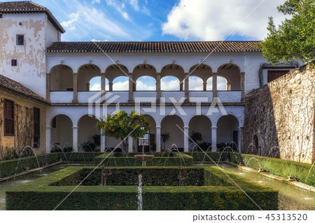Soultanas Court in Generalife Soultanas Court in Generalife 45313520