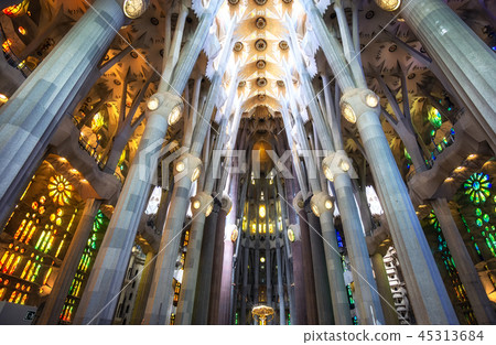 sagrada familia cathedral interior 45313684