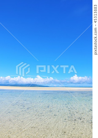 Okinawa Taketomi island Kondoi beach of the blue sky 45313883