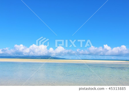 沖繩竹富島藍天的Kondoi海灘 45313885