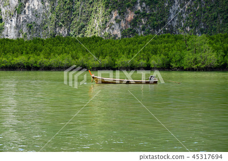 Boat on the water, floating transport Boat on the water, floating transport 45317694