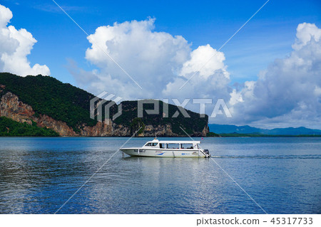 Boat on the water, floating transport Boat on the water, floating transport 45317733