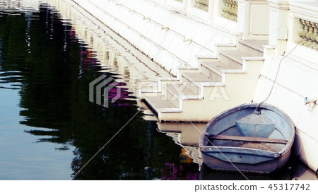 Boat on the water, floating transport Boat on the water, floating transport 45317742