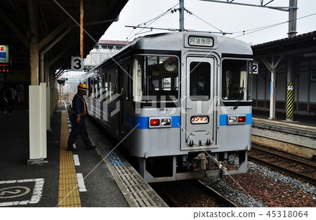 在Tadotsu站停止的Todo Line普通列車（1000型） 45318064