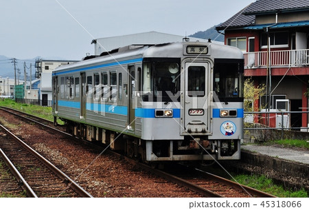 進入草坂站的道場線普通列車（1000表） 45318066