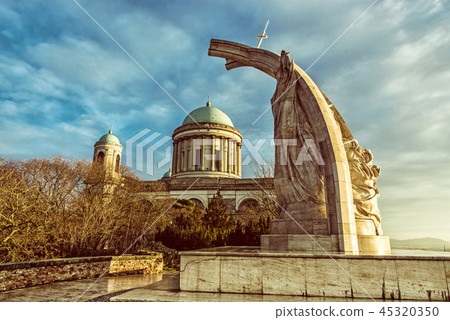 Statue of King Saint Stephen, basilica Esztergom Statue of King Saint Stephen, basilica Esztergom 45320350