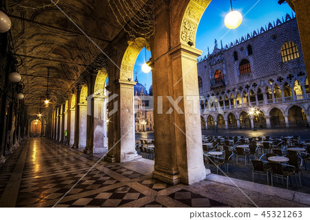 Doge Palace in Venice 45321263