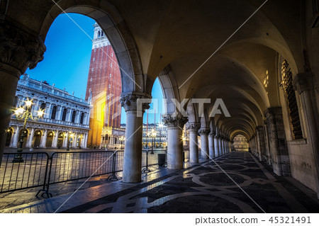 Doge Palace at night 45321491