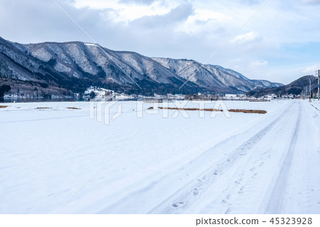 Scenery of snowy country Scenery of snowy country 45323928