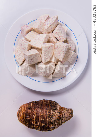 新鮮的大甲芋頭、taro、里芋、Large taro、大甲の里芋 45325762