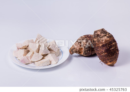新鮮的大甲芋頭、taro、里芋、Large taro、大甲の里芋 45325763