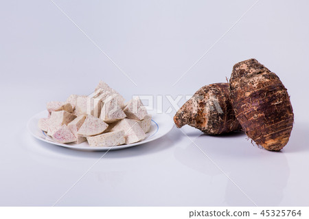 新鮮的大甲芋頭、taro、里芋、Large taro、大甲の里芋 45325764