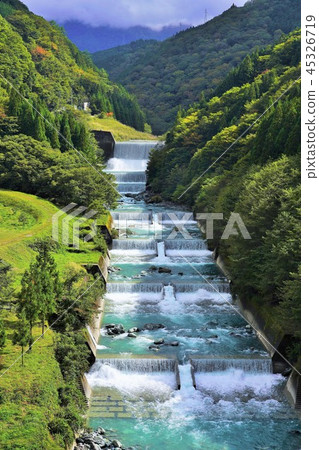 德島縣/矢谷（有河的風景） 45326719