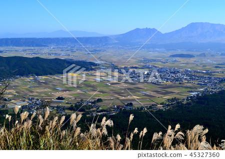 Autumn Aso Landscape of Norayama 45327360