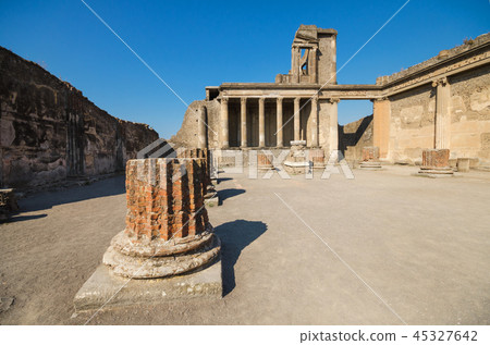 Ruins of the ancient roman city of Pompeii 45327642
