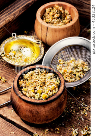 Dried chamomile flowers Dried chamomile flowers 45328124
