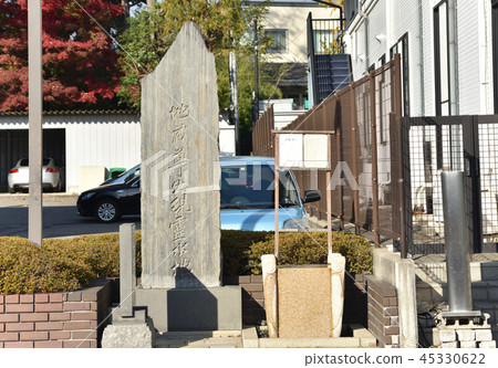 松本城鎮春天水團石頭紀念碑和清水地藏的井 松本城鎮春天水團石頭紀念碑和清水地藏的井 45330622