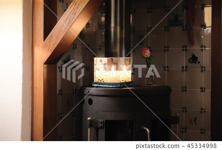 Christmas candle between mirrors 45334998