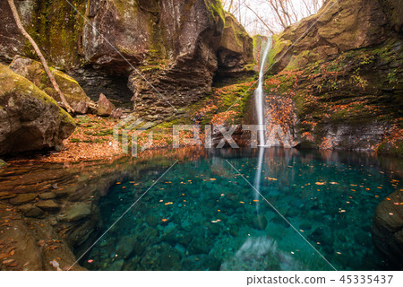 Shirashiji瀑布的秋天 45335437