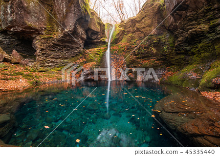 Shirashiji瀑布的秋天 45335440